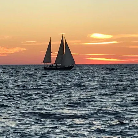 Πανσιόν Rustico Punta Uia 2*